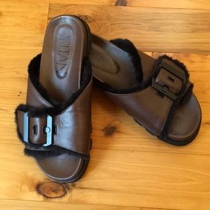 Deltan Bennie Brown Leather Faux Fur Lined Buckle Detail Slides Size 8.5